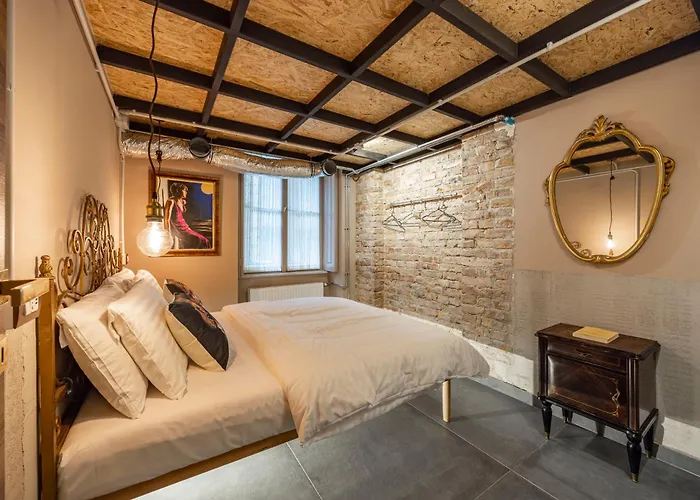 The Address Loft - Joy * Budapest